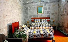 Colonial San Lazaro
